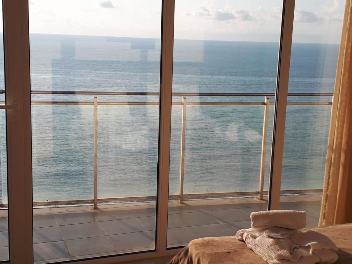Отели типа «постель и завтрак» ORBI Residence On Black Sea Coast Батуми-15