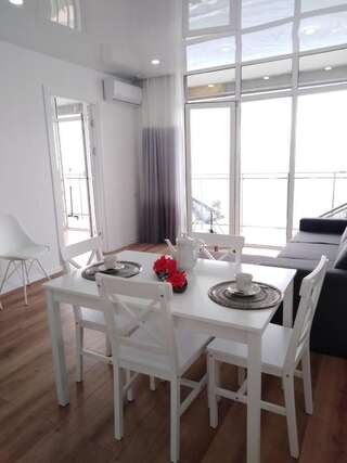 Отели типа «постель и завтрак» ORBI Residence On Black Sea Coast Батуми Улучшенный семейный номер-3